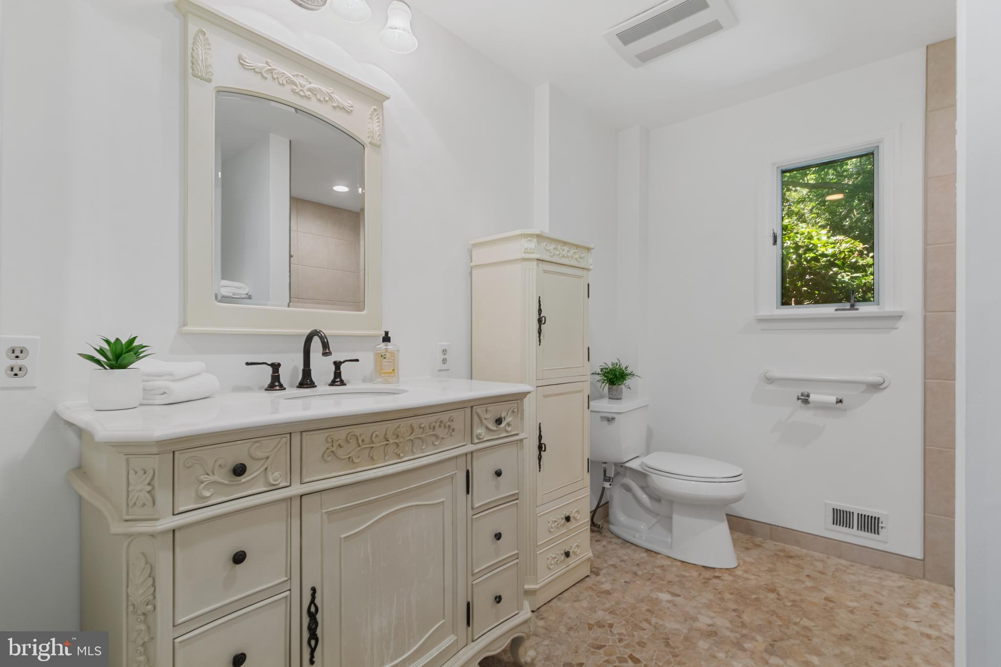 RIVERWOOD - Residential