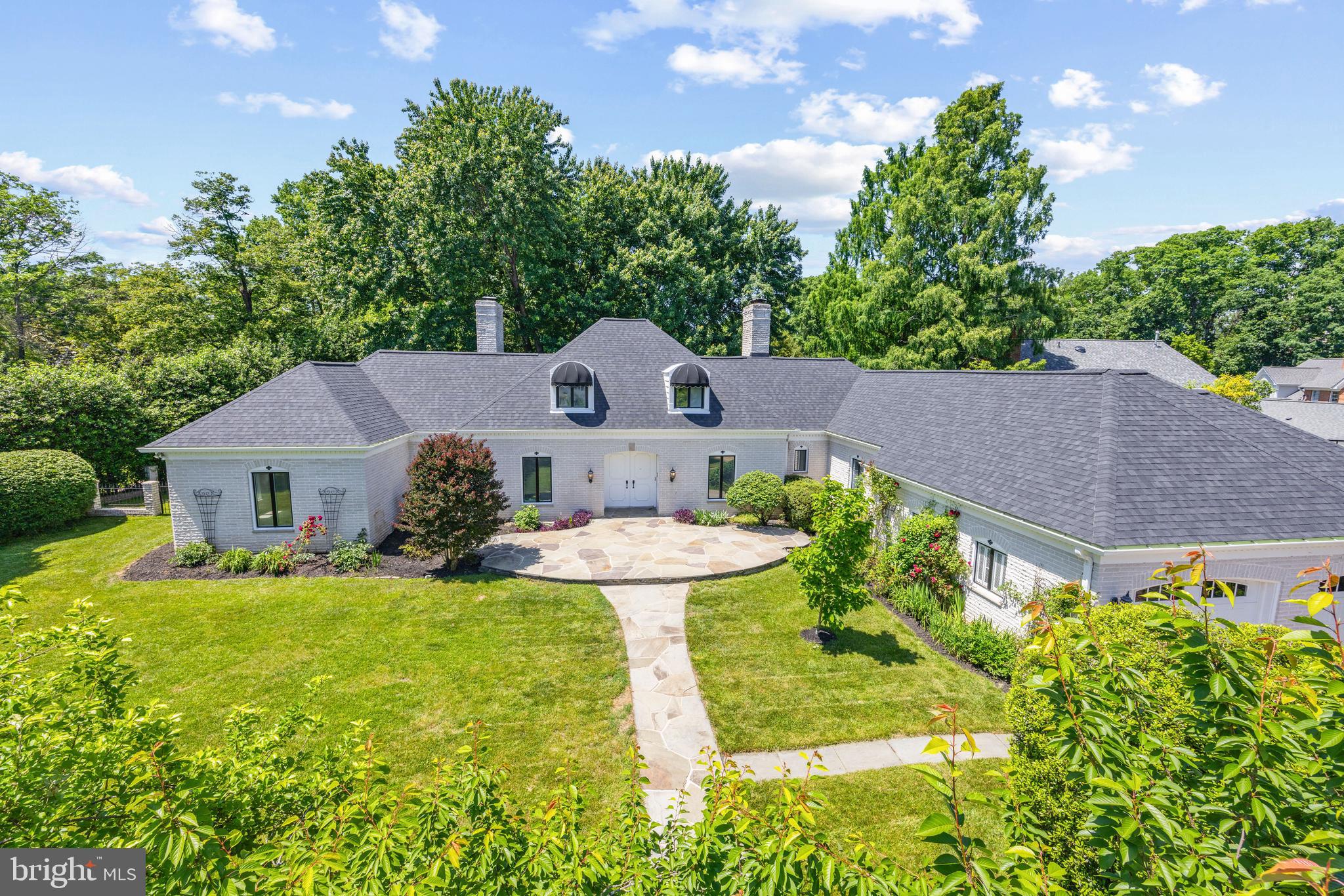 RIVERWOOD - Residential