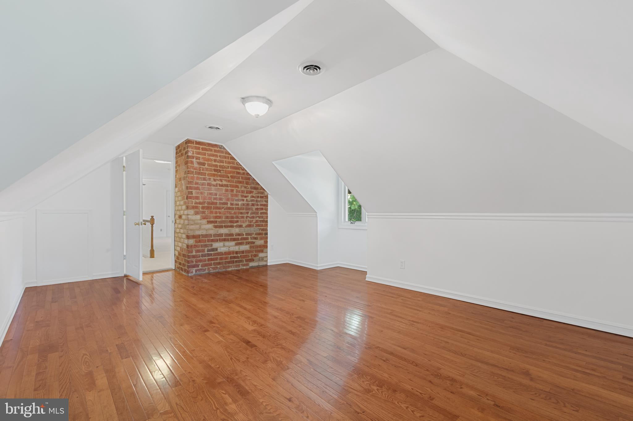 RIVERWOOD - Residential