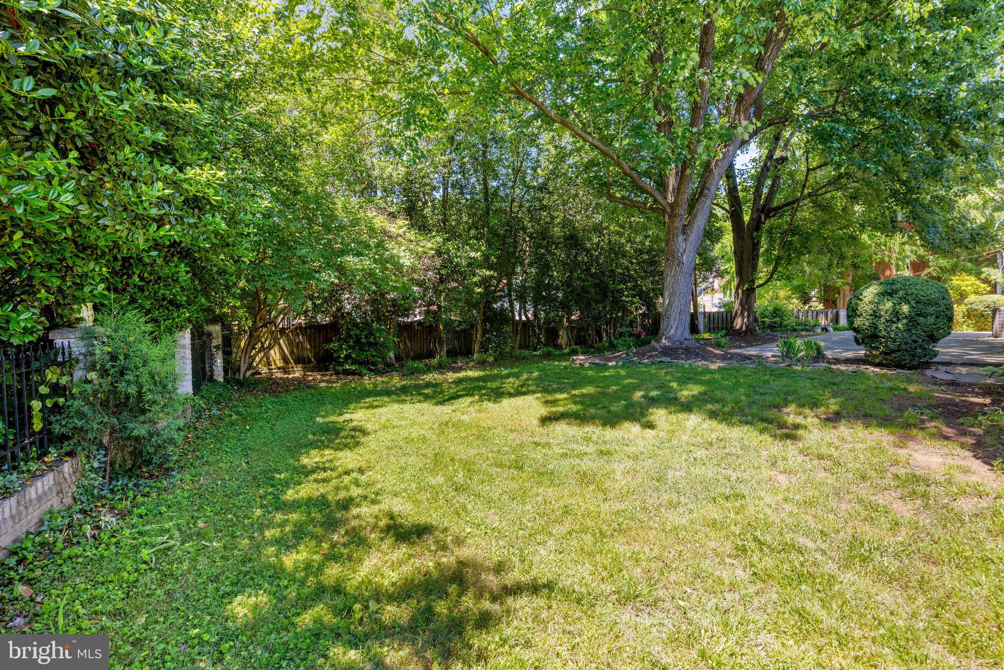 RIVERWOOD - Residential