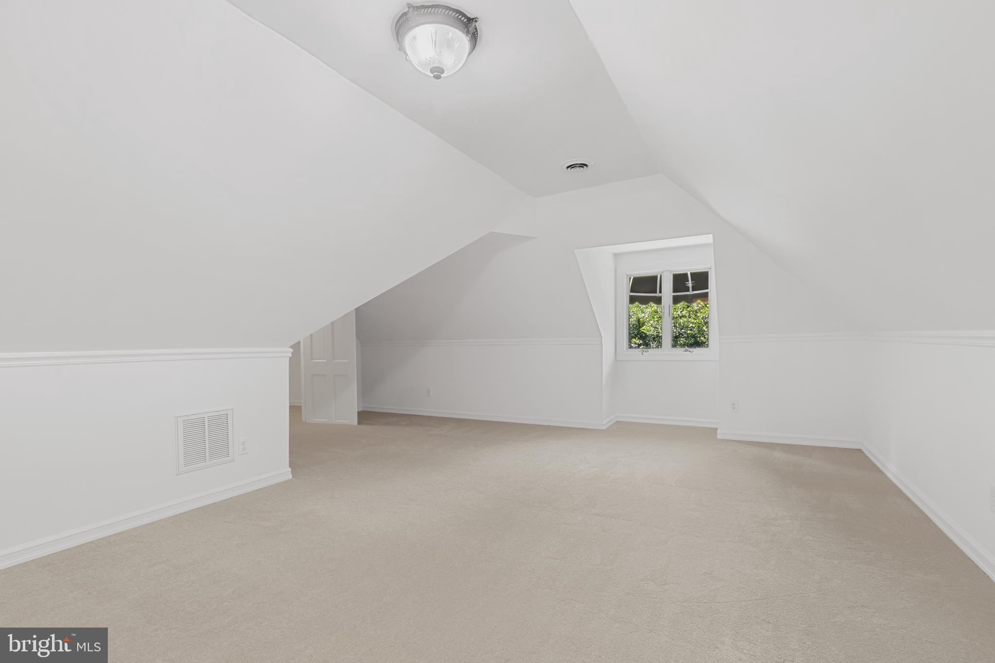 RIVERWOOD - Residential