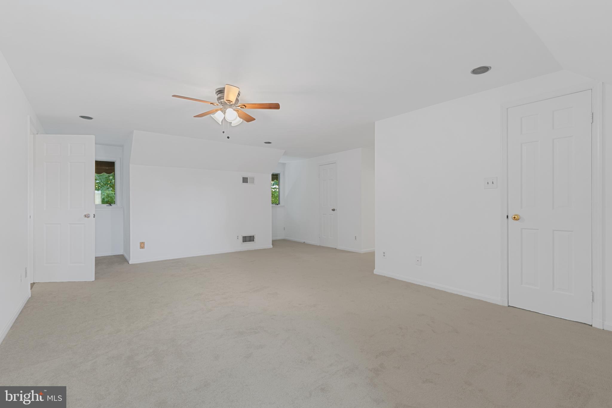 RIVERWOOD - Residential