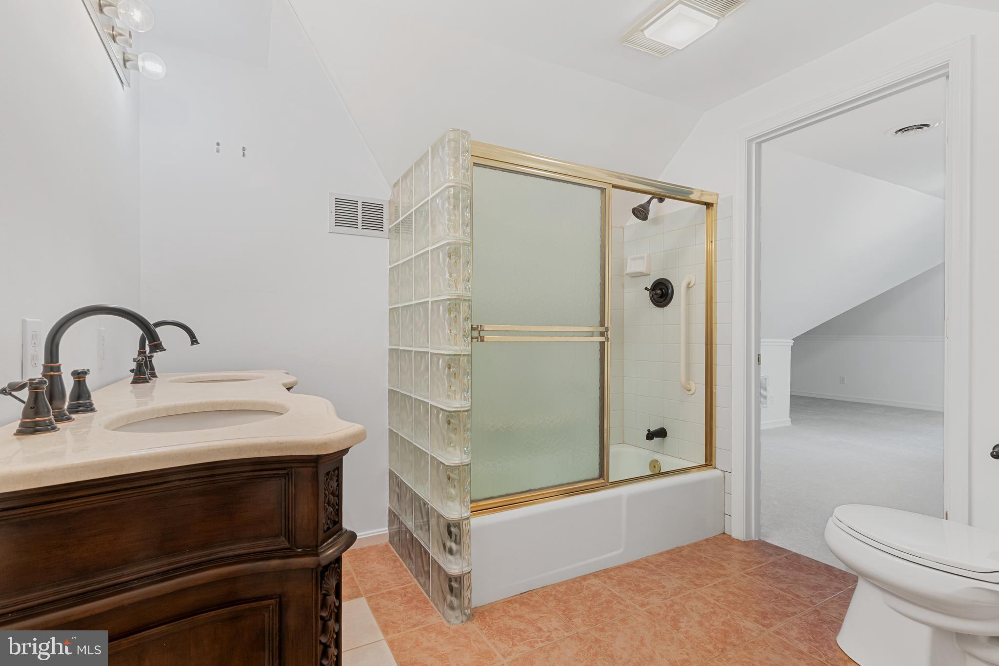 RIVERWOOD - Residential