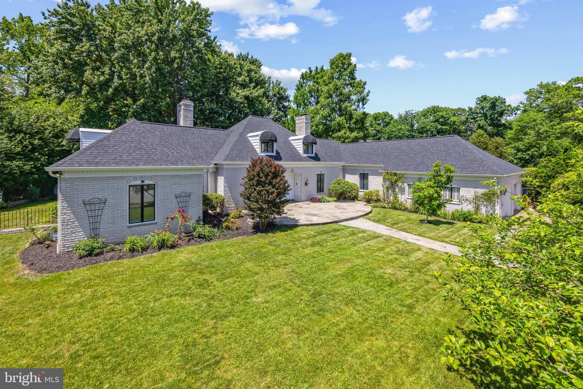 RIVERWOOD - Residential