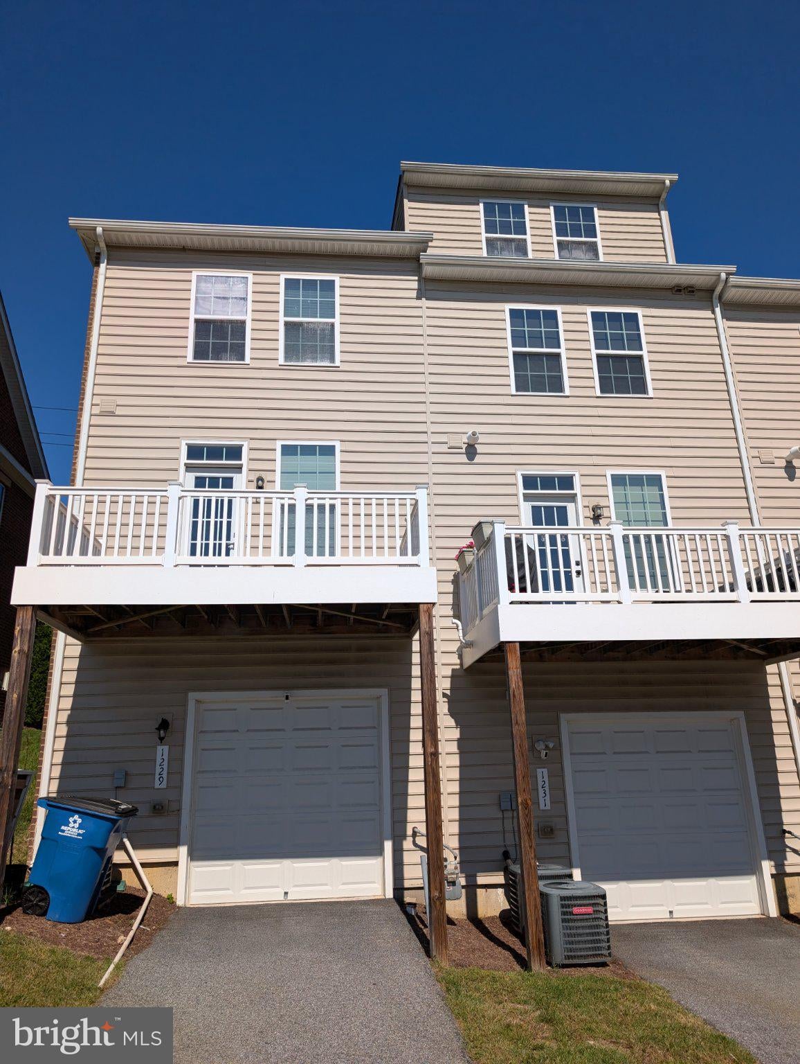 1229 TRENTON PLACE SE