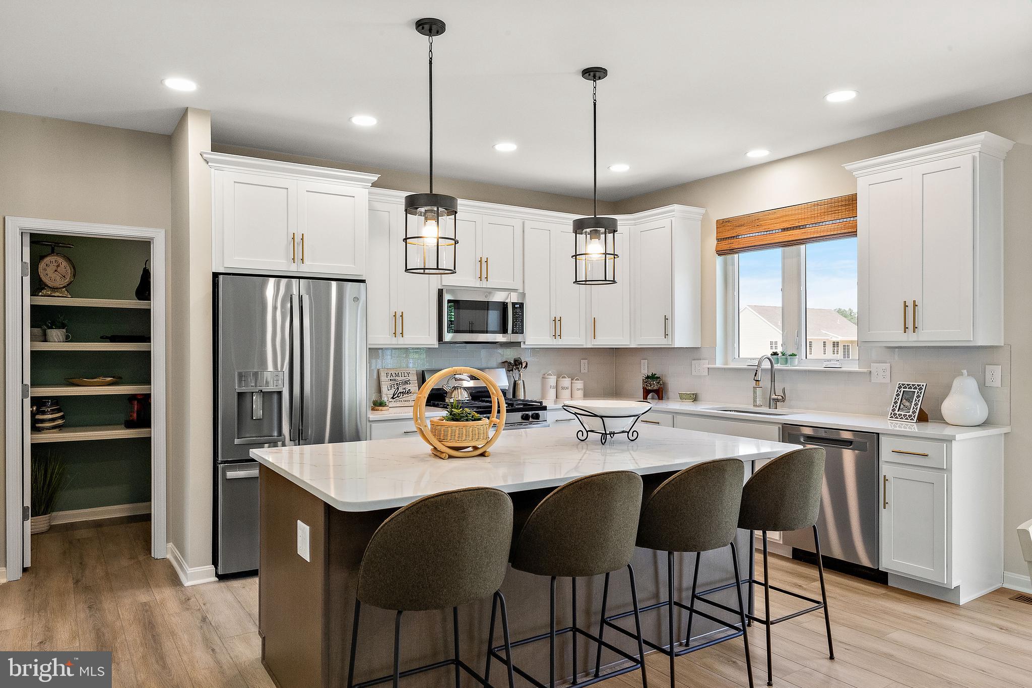 POND VIEW ESTATES - Residential