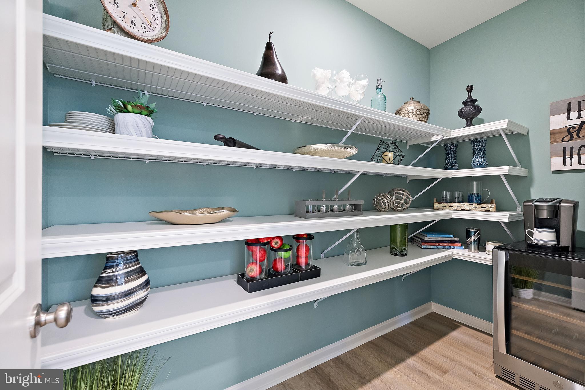 POND VIEW ESTATES - Residential