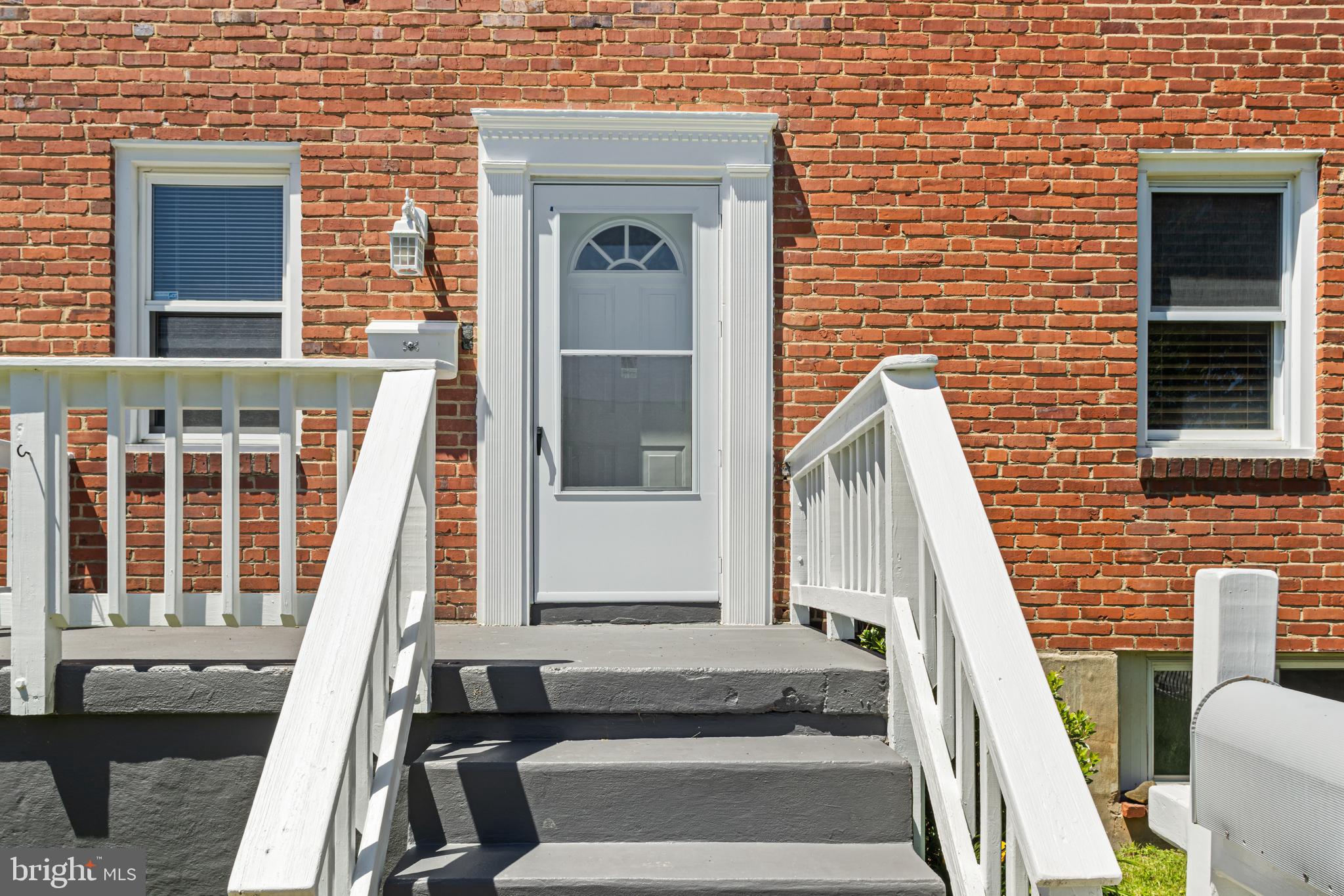 38 BRIARWOOD ROAD