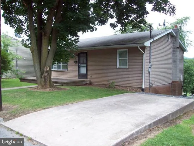 541 Highland Avenue, Burnham, PA 17009
