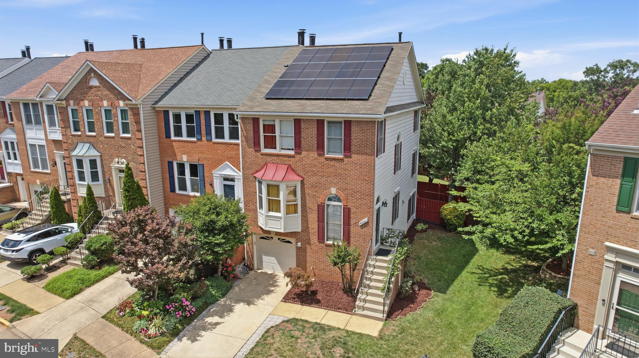43521 POSTRAIL SQUARE