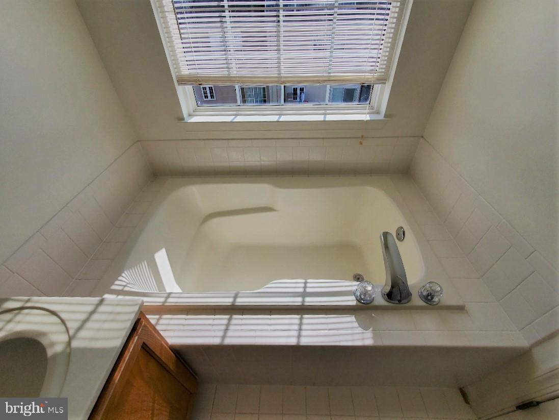 KINGSVIEW VILLAGE - Residential Lease