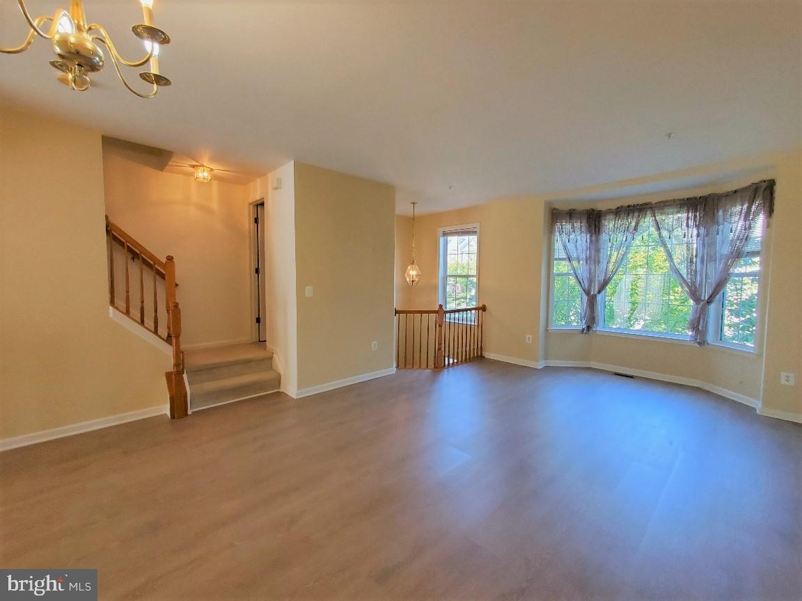 KINGSVIEW VILLAGE - Residential Lease