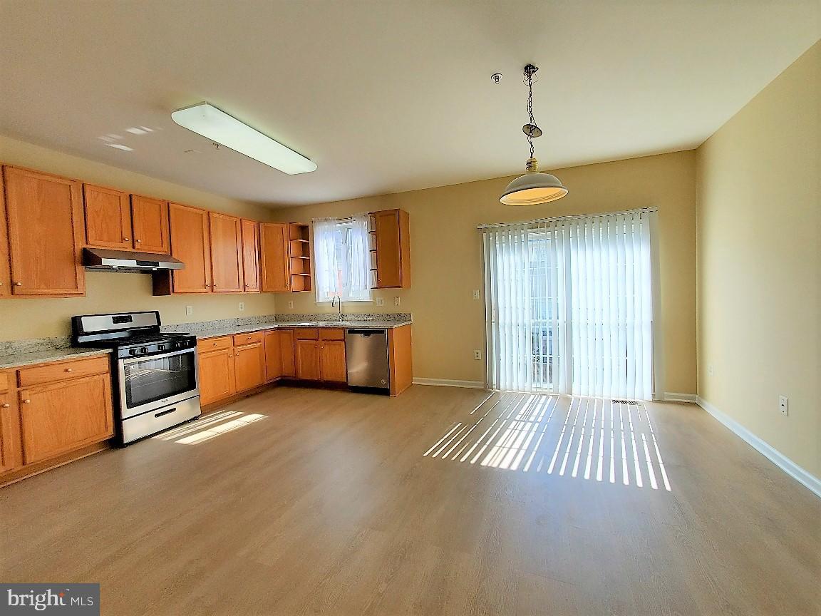 KINGSVIEW VILLAGE - Residential Lease