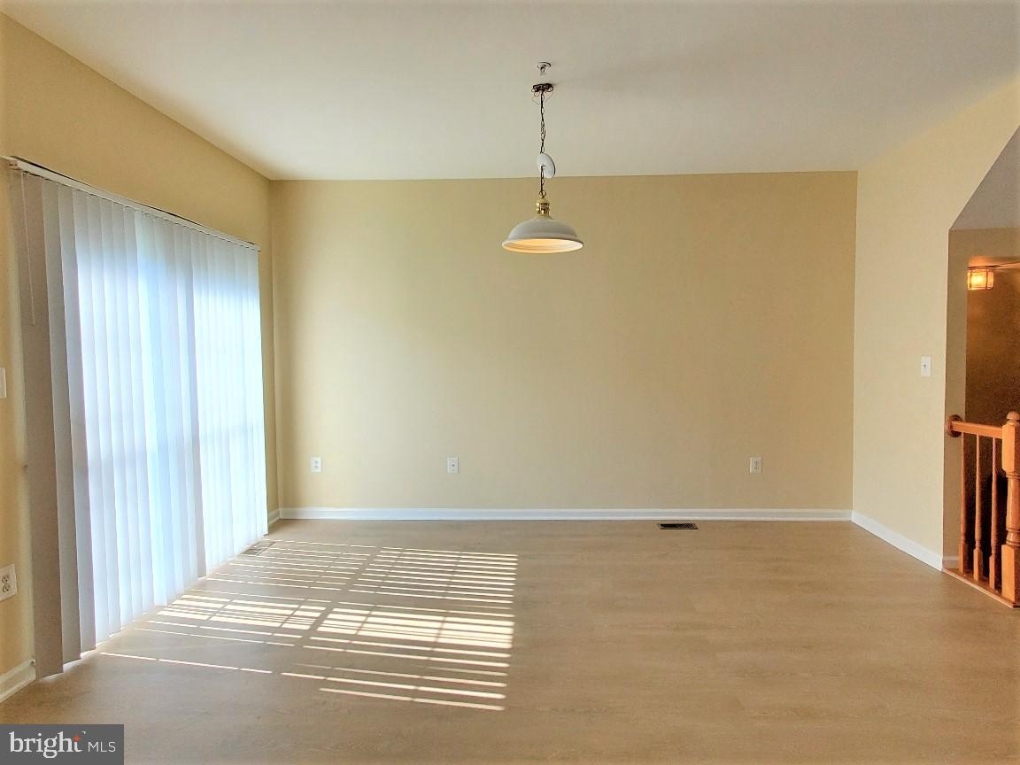 KINGSVIEW VILLAGE - Residential Lease