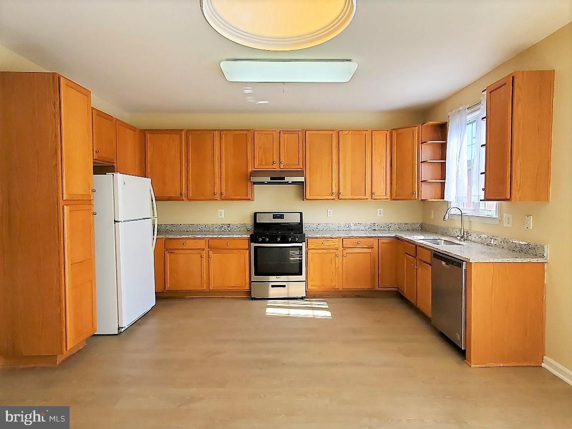 KINGSVIEW VILLAGE - Residential Lease