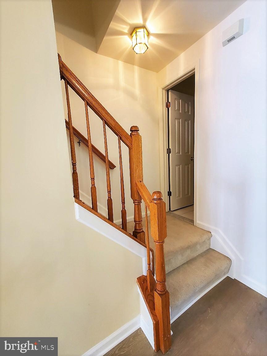 KINGSVIEW VILLAGE - Residential Lease