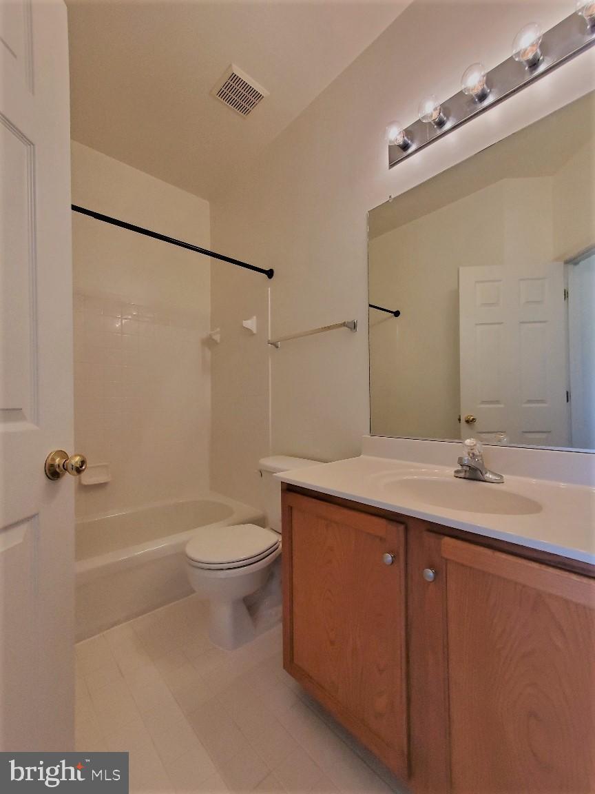 KINGSVIEW VILLAGE - Residential Lease