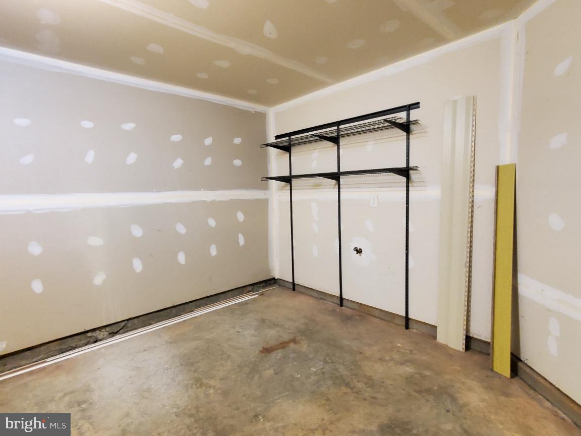 KINGSVIEW VILLAGE - Residential Lease