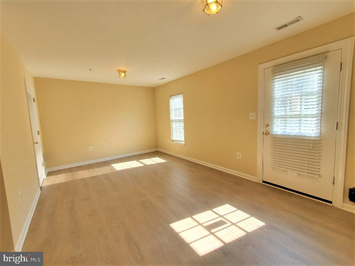 KINGSVIEW VILLAGE - Residential Lease