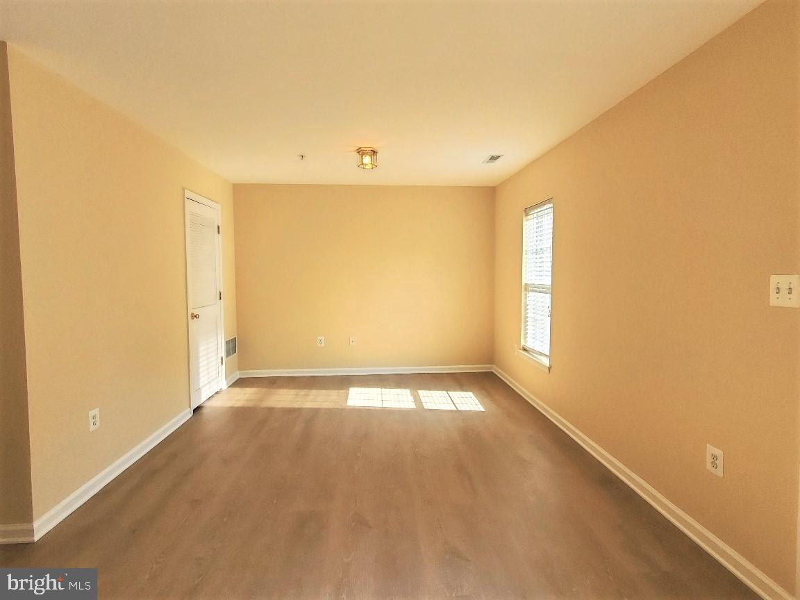 KINGSVIEW VILLAGE - Residential Lease