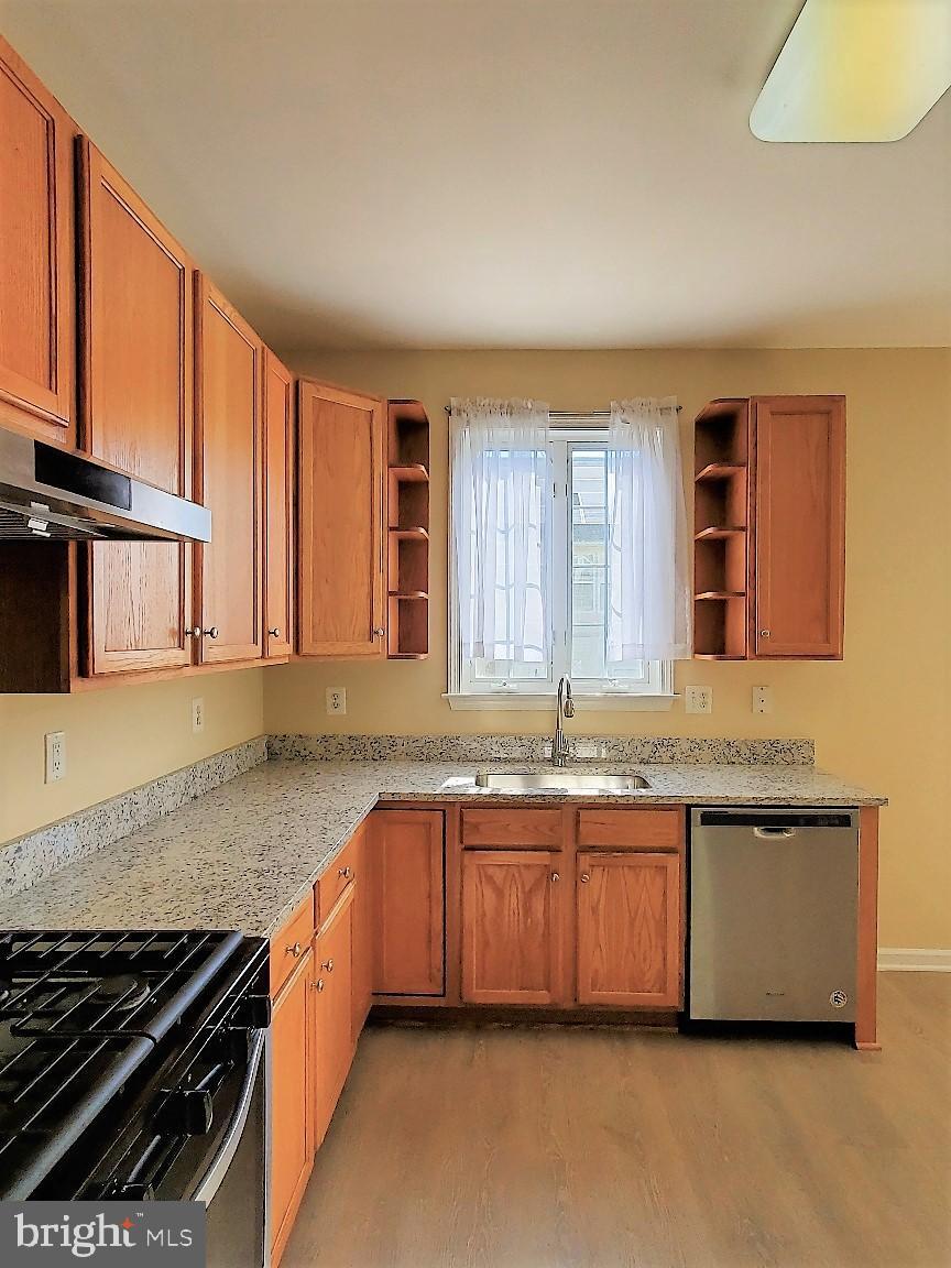 KINGSVIEW VILLAGE - Residential Lease