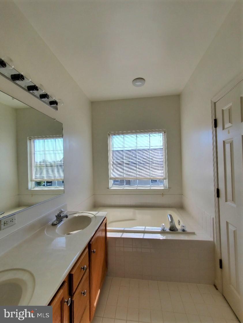 KINGSVIEW VILLAGE - Residential Lease