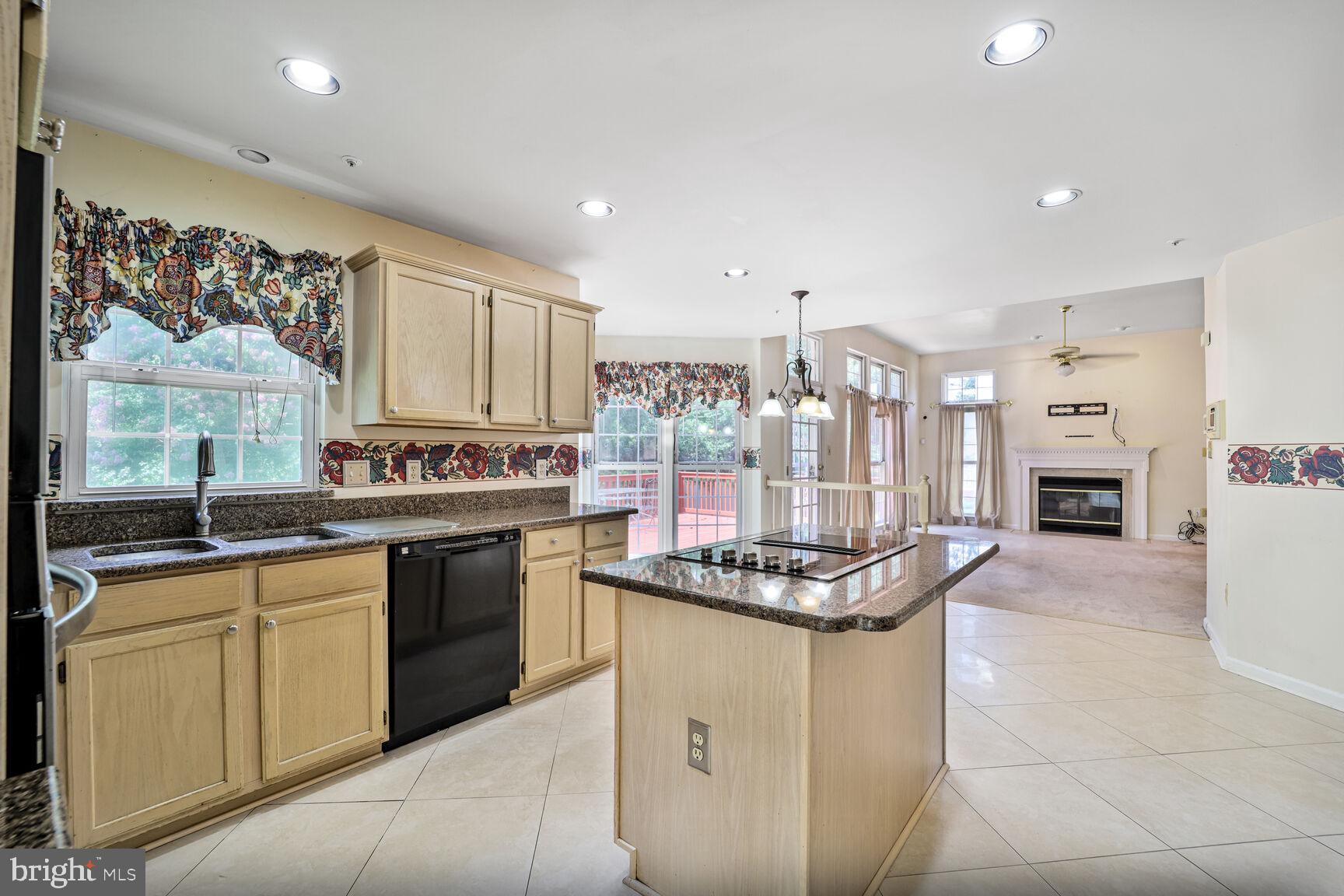 SUMMIT CREEK - Residential