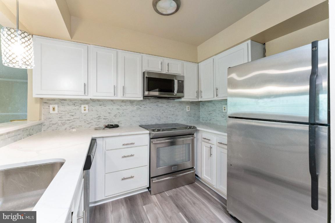 THE VILLAS OF HOLLY SPRI - Residential