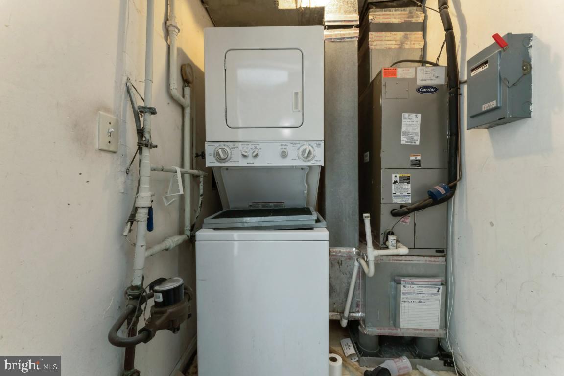 THE VILLAS OF HOLLY SPRI - Residential