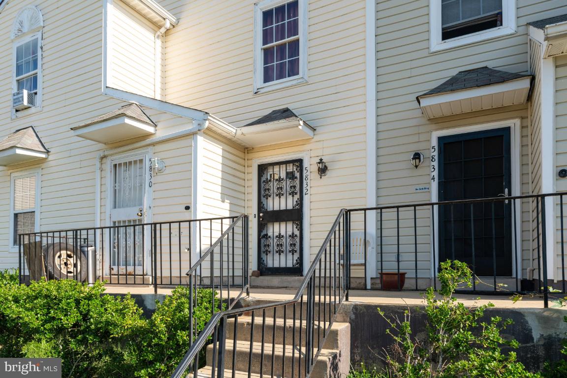 THE VILLAS OF HOLLY SPRI - Residential