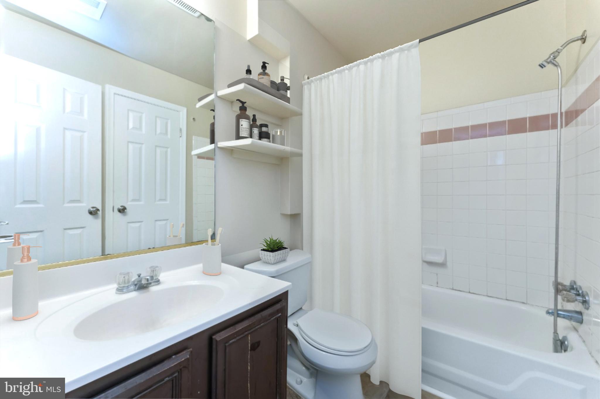 THE VILLAS OF HOLLY SPRI - Residential