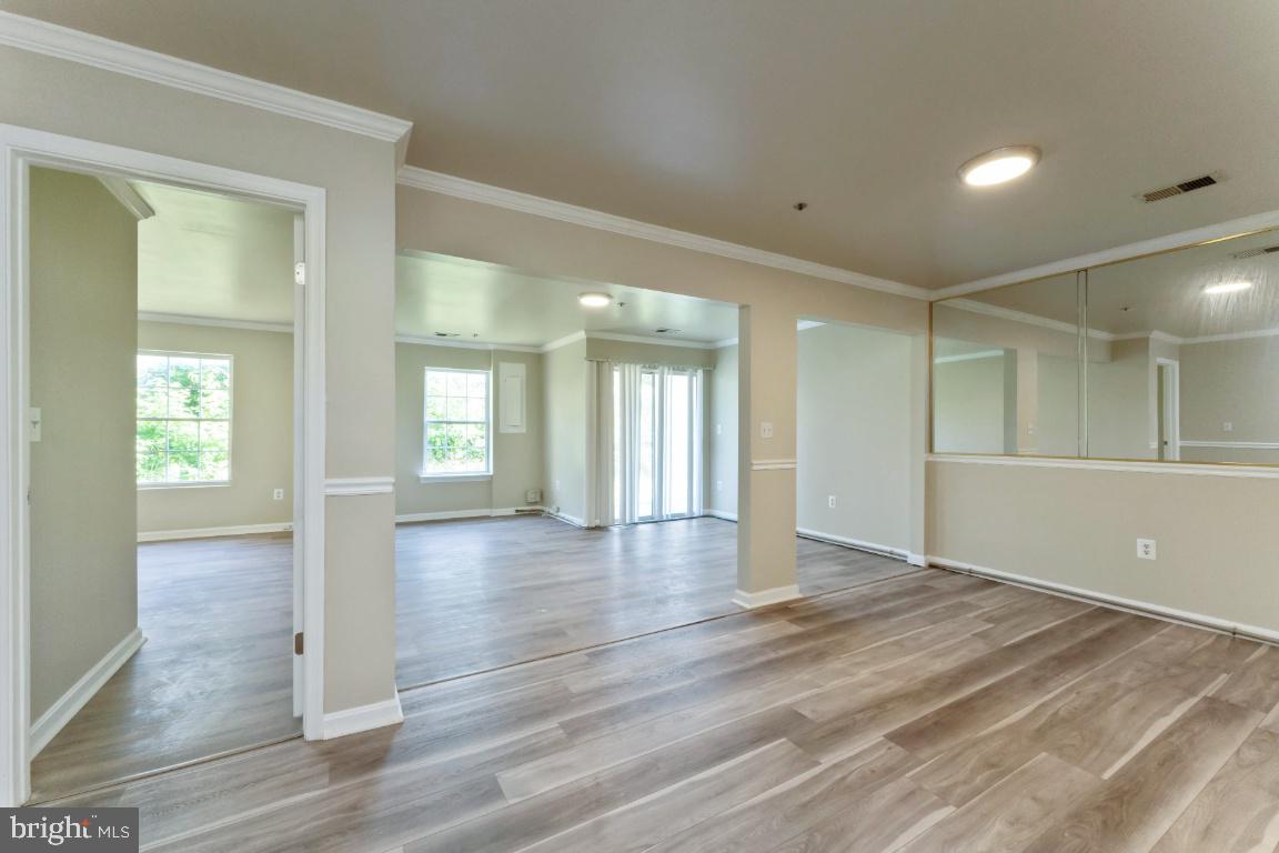 THE VILLAS OF HOLLY SPRI - Residential