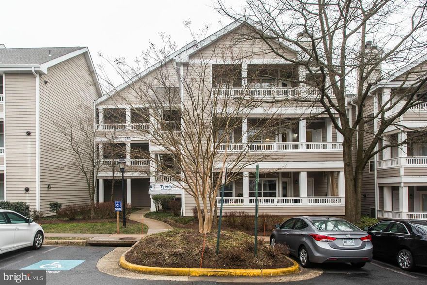 JUST LISTED!!!! This is a beautiful and quaint remodeled condominium located in the Sanderling Community. It features a fireplace, new appliances, carpet, and washer & dryer in the unit. Plenty of room and a nice balcony view. Also an exercise room and community pool. Perfect starter home for a couple. Convenient location to shopping in the Centreville area.***PLEASE LEAVE THE LIGHTS ON!! THANKS*