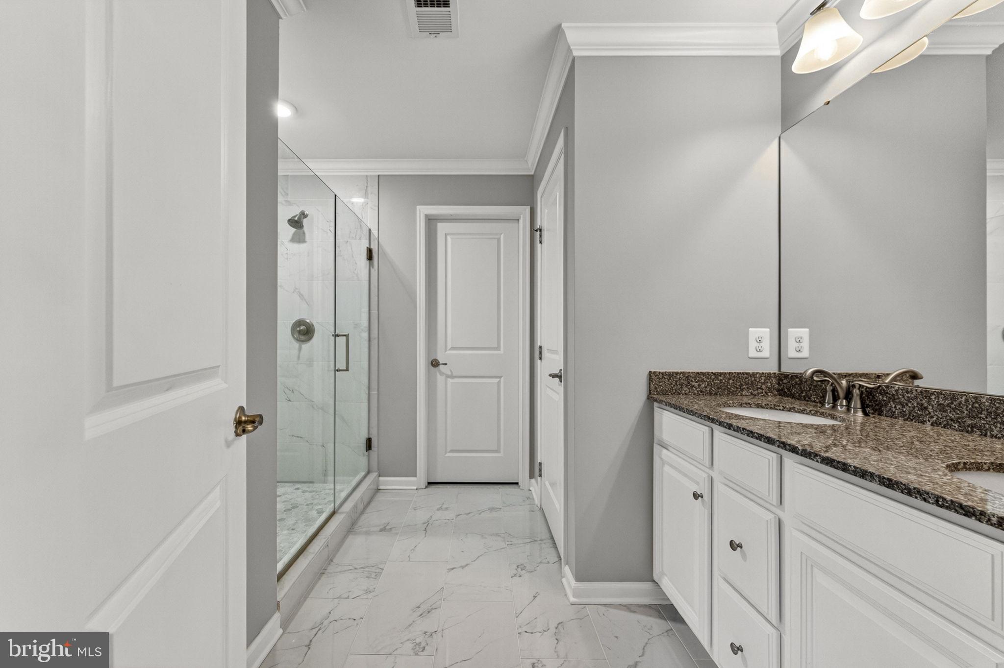 LOVETTSVILLE TOWN CENTER - Residential