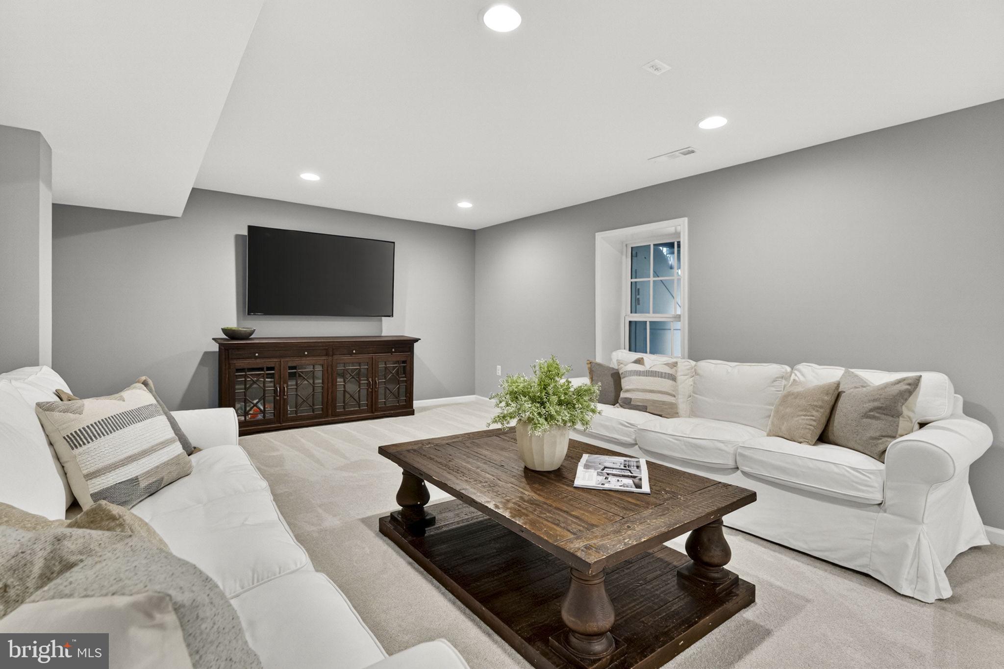 LOVETTSVILLE TOWN CENTER - Residential