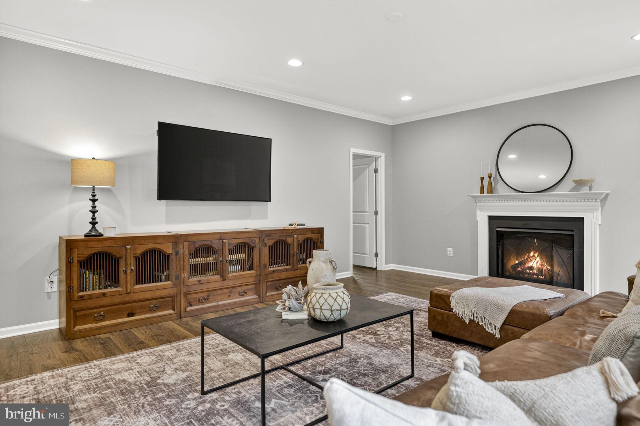LOVETTSVILLE TOWN CENTER - Residential
