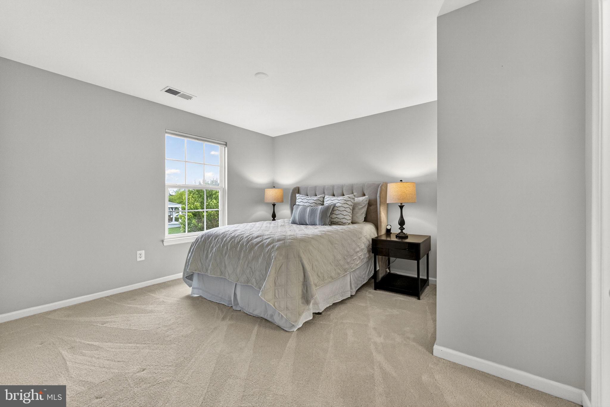 LOVETTSVILLE TOWN CENTER - Residential