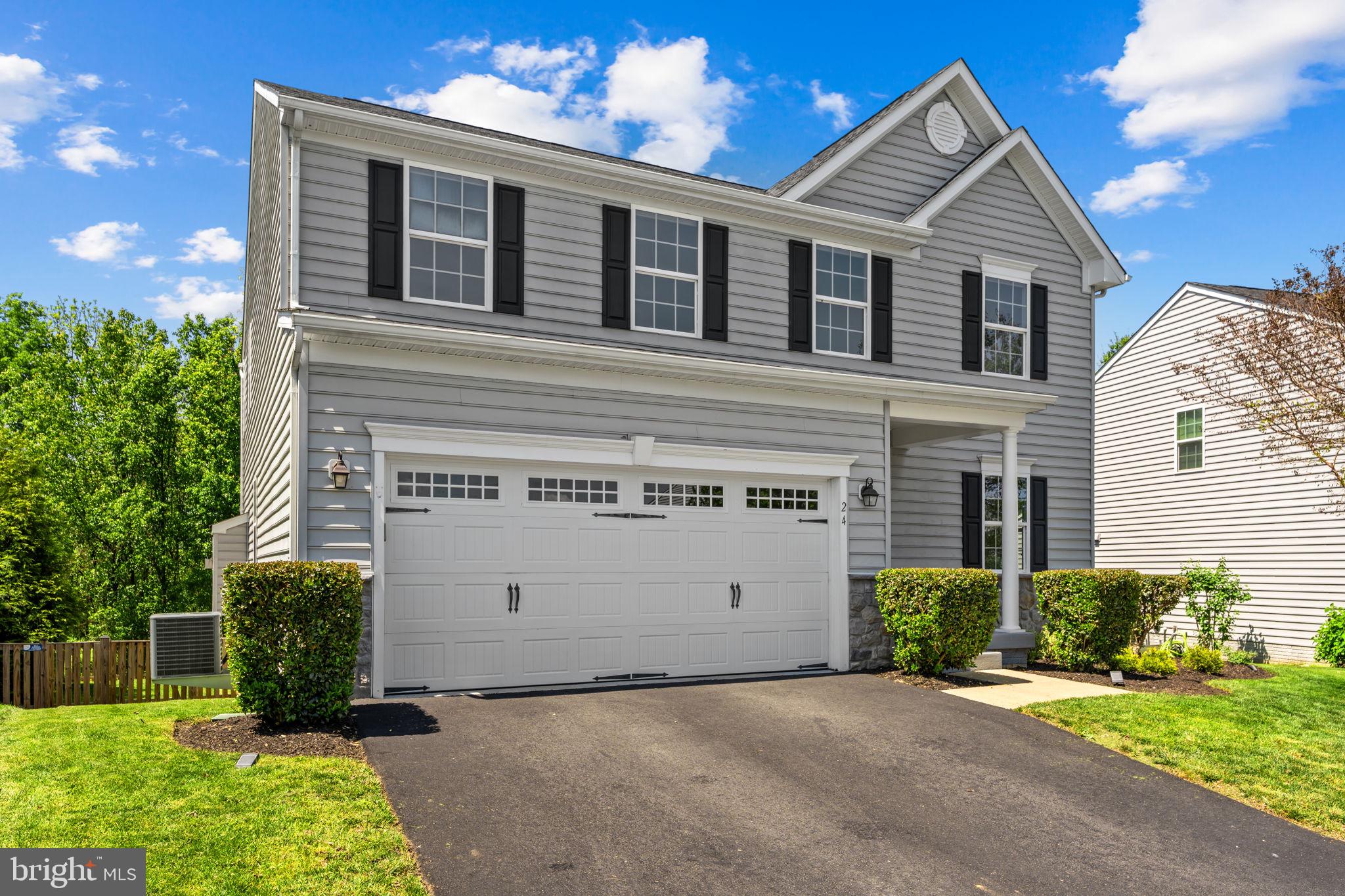 LOVETTSVILLE TOWN CENTER - Residential
