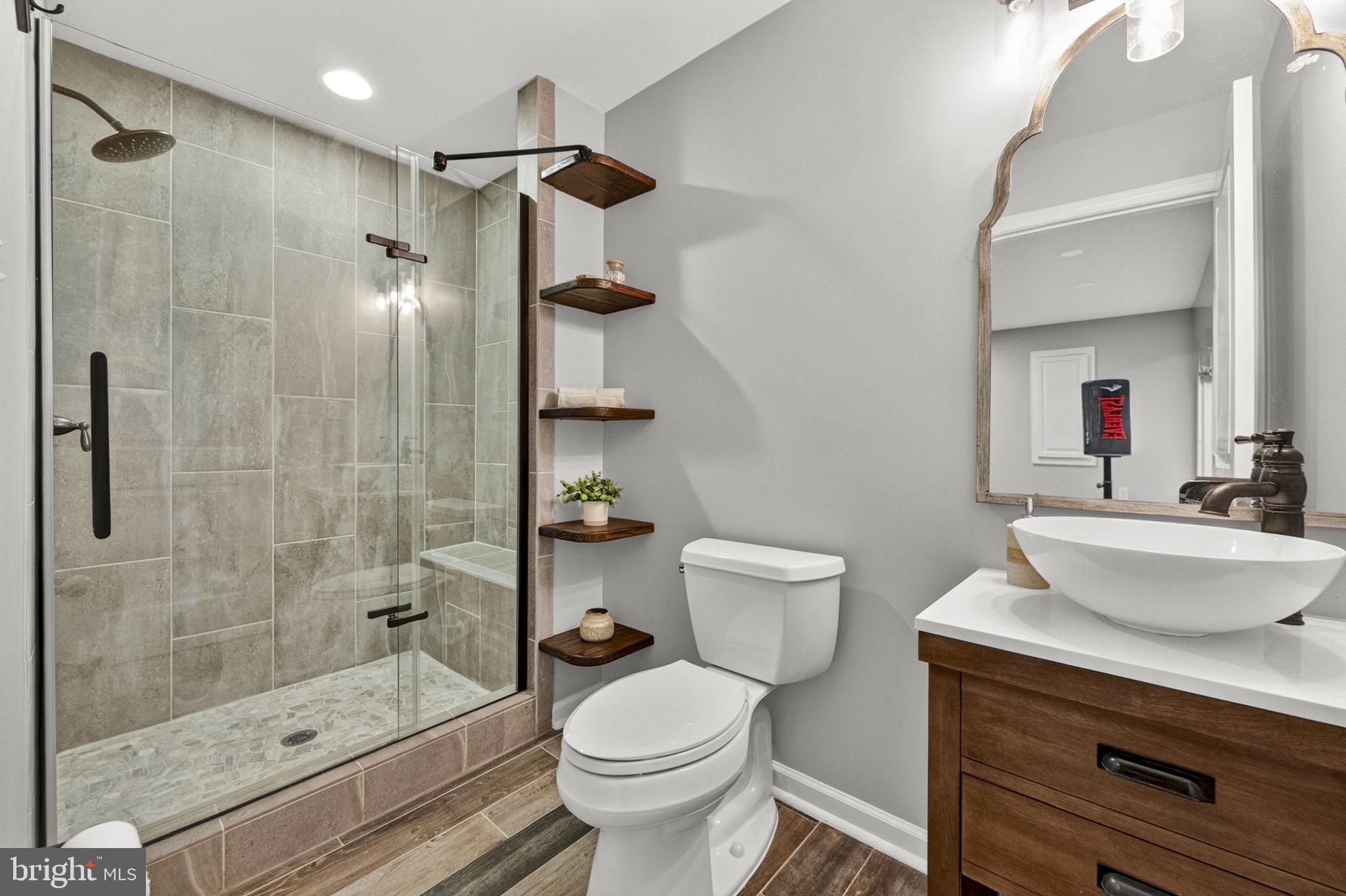LOVETTSVILLE TOWN CENTER - Residential