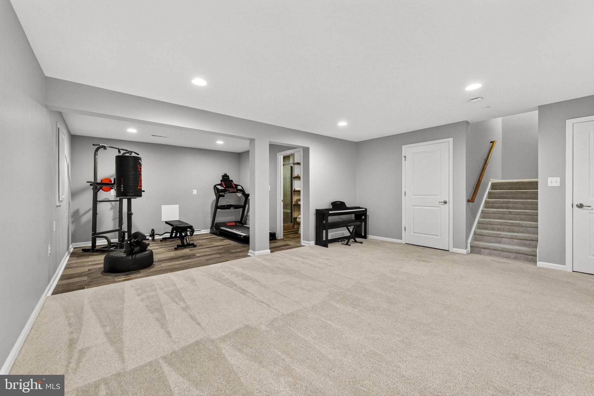 LOVETTSVILLE TOWN CENTER - Residential