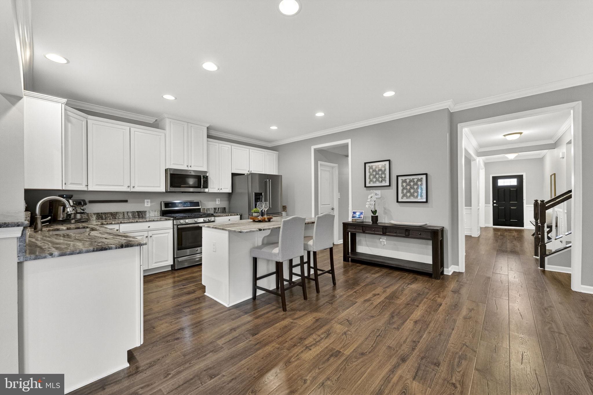 LOVETTSVILLE TOWN CENTER - Residential