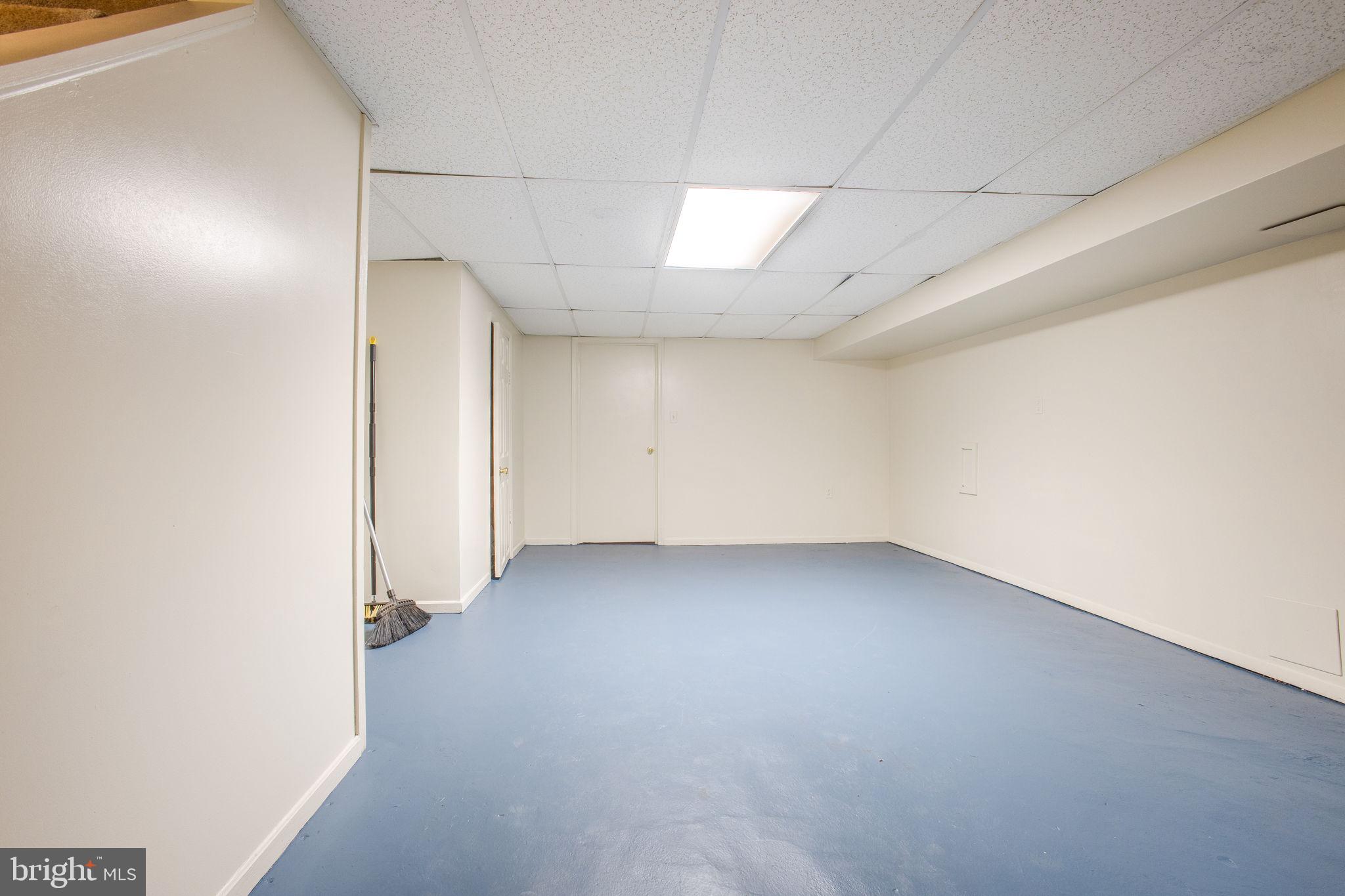 LAKE MONTEBELLO - Residential