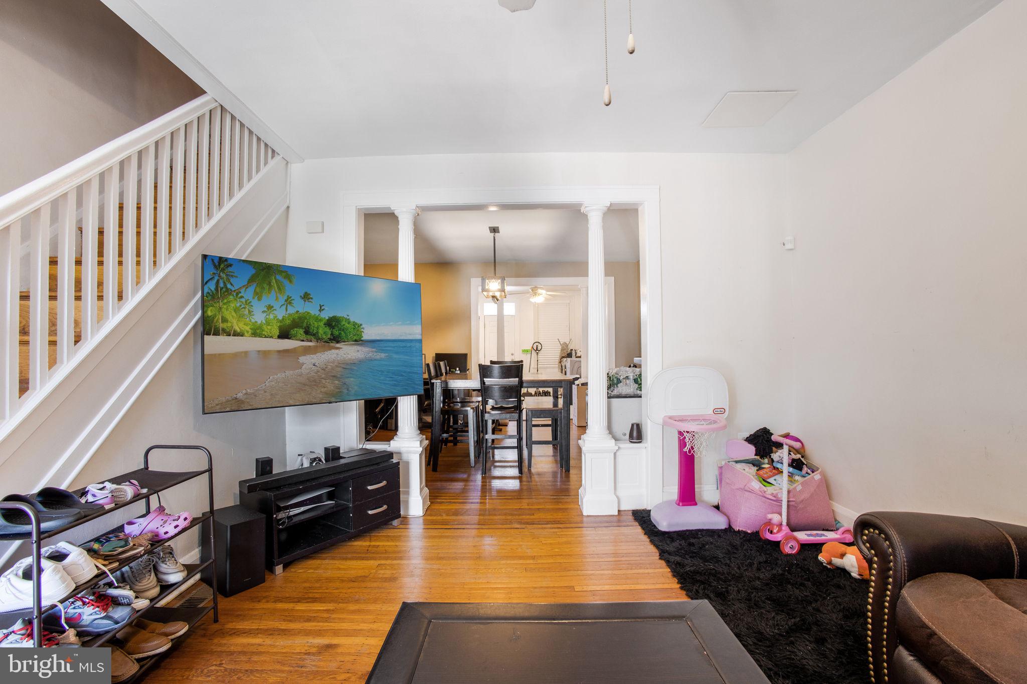 LAKE MONTEBELLO - Residential