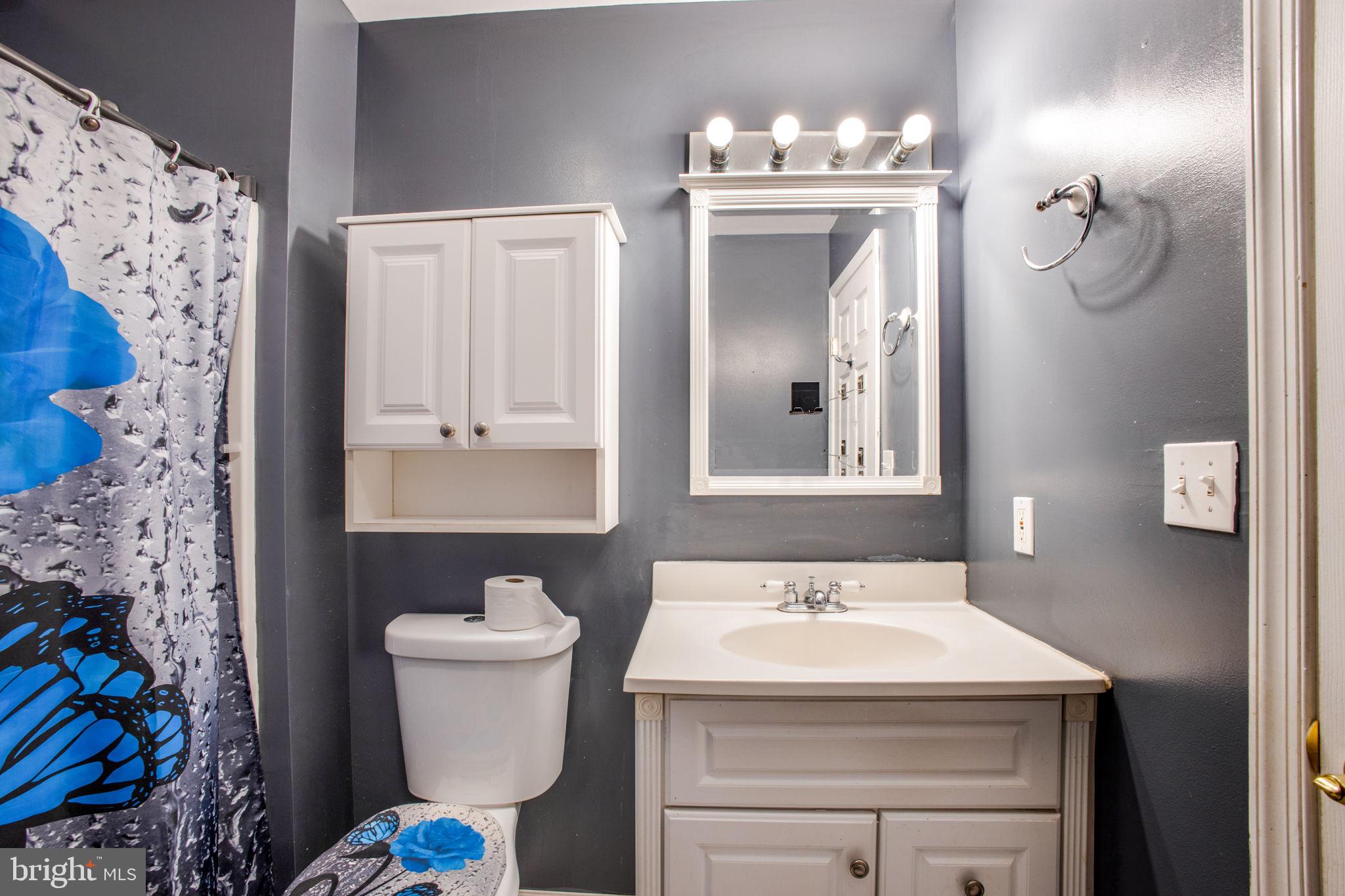 LAKE MONTEBELLO - Residential