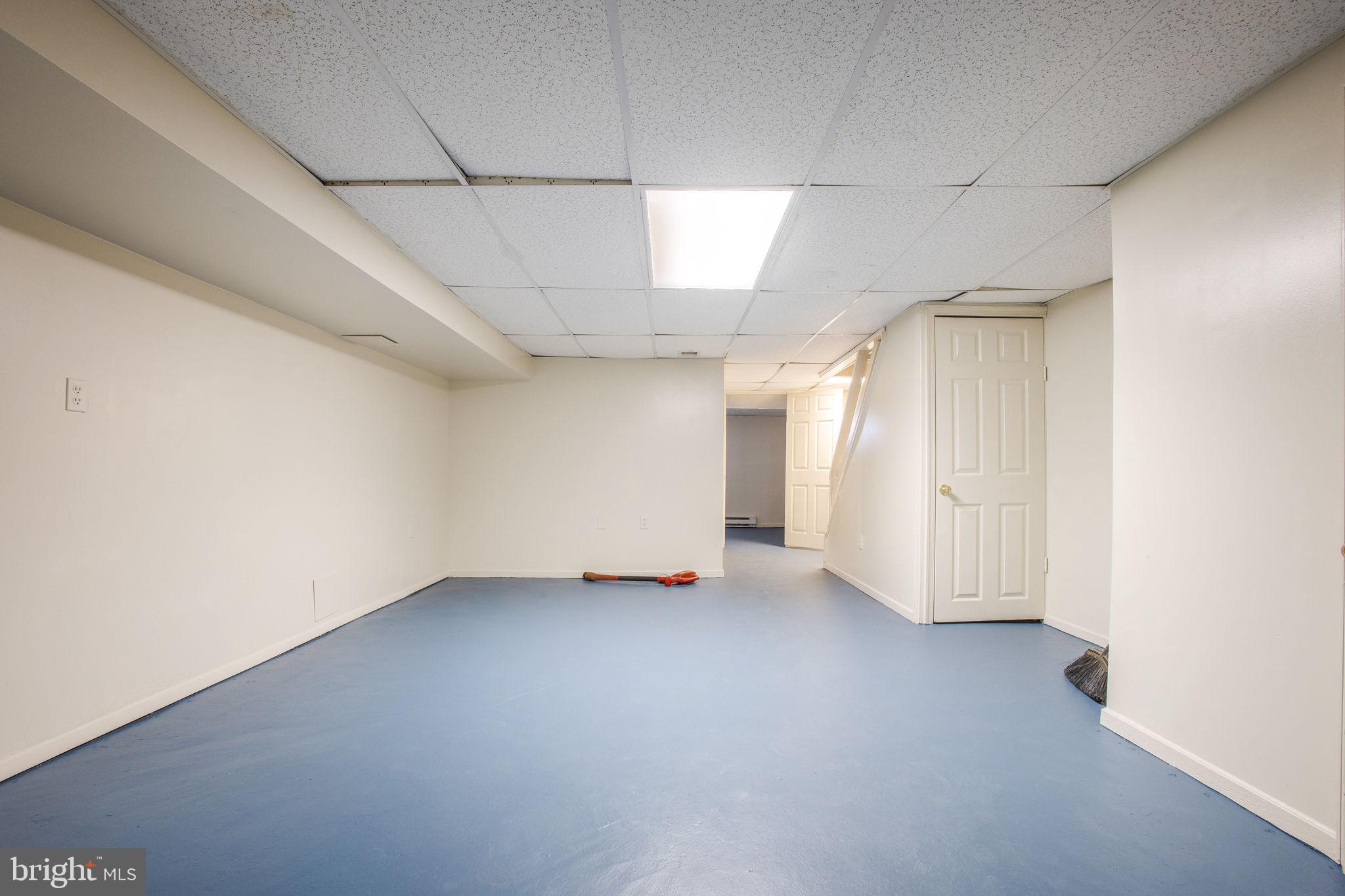 LAKE MONTEBELLO - Residential