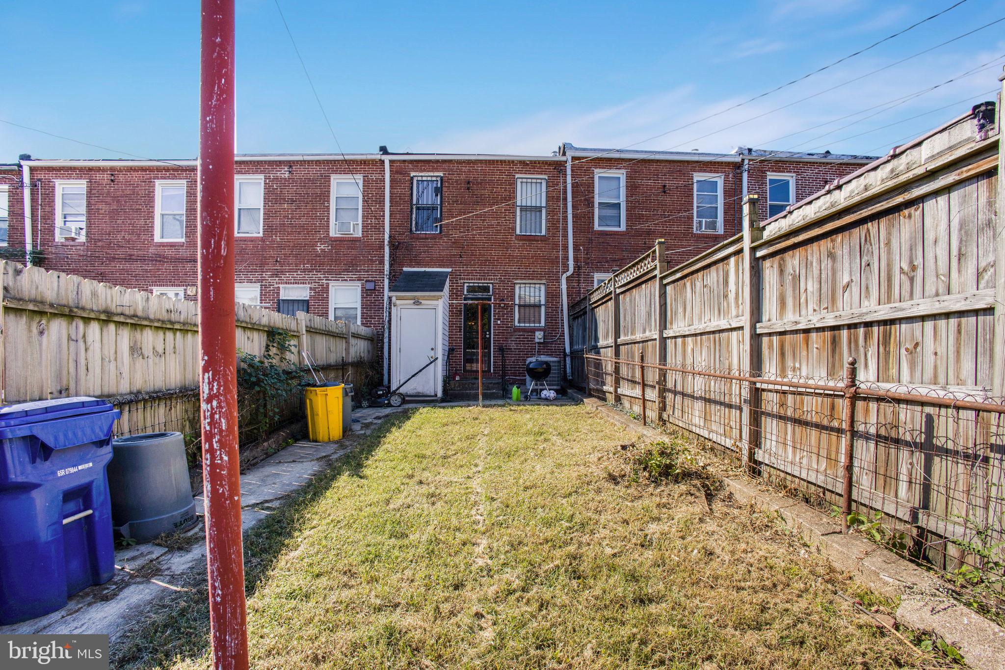 LAKE MONTEBELLO - Residential