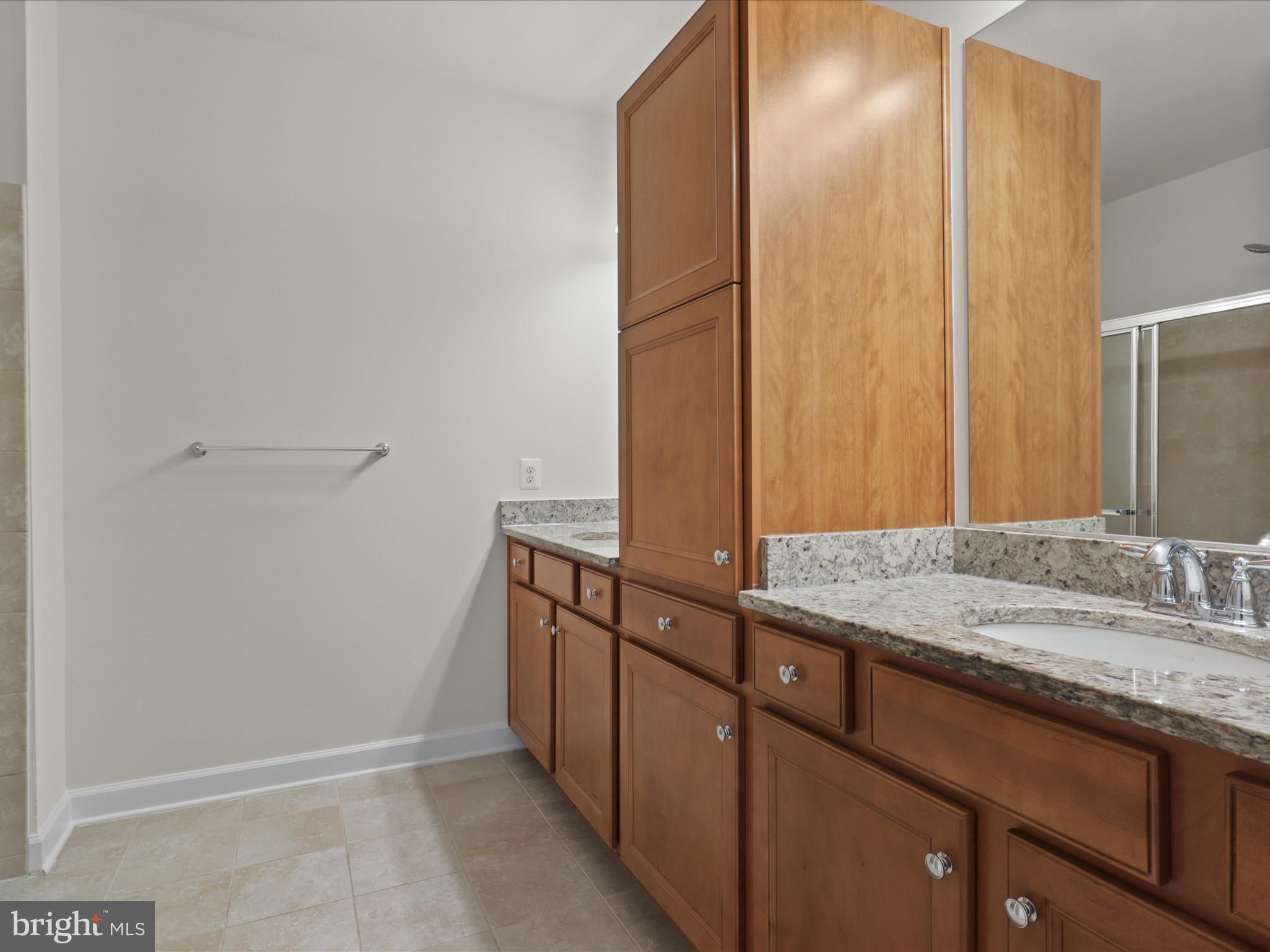 DISCOVERY SQUARE - Residential Lease