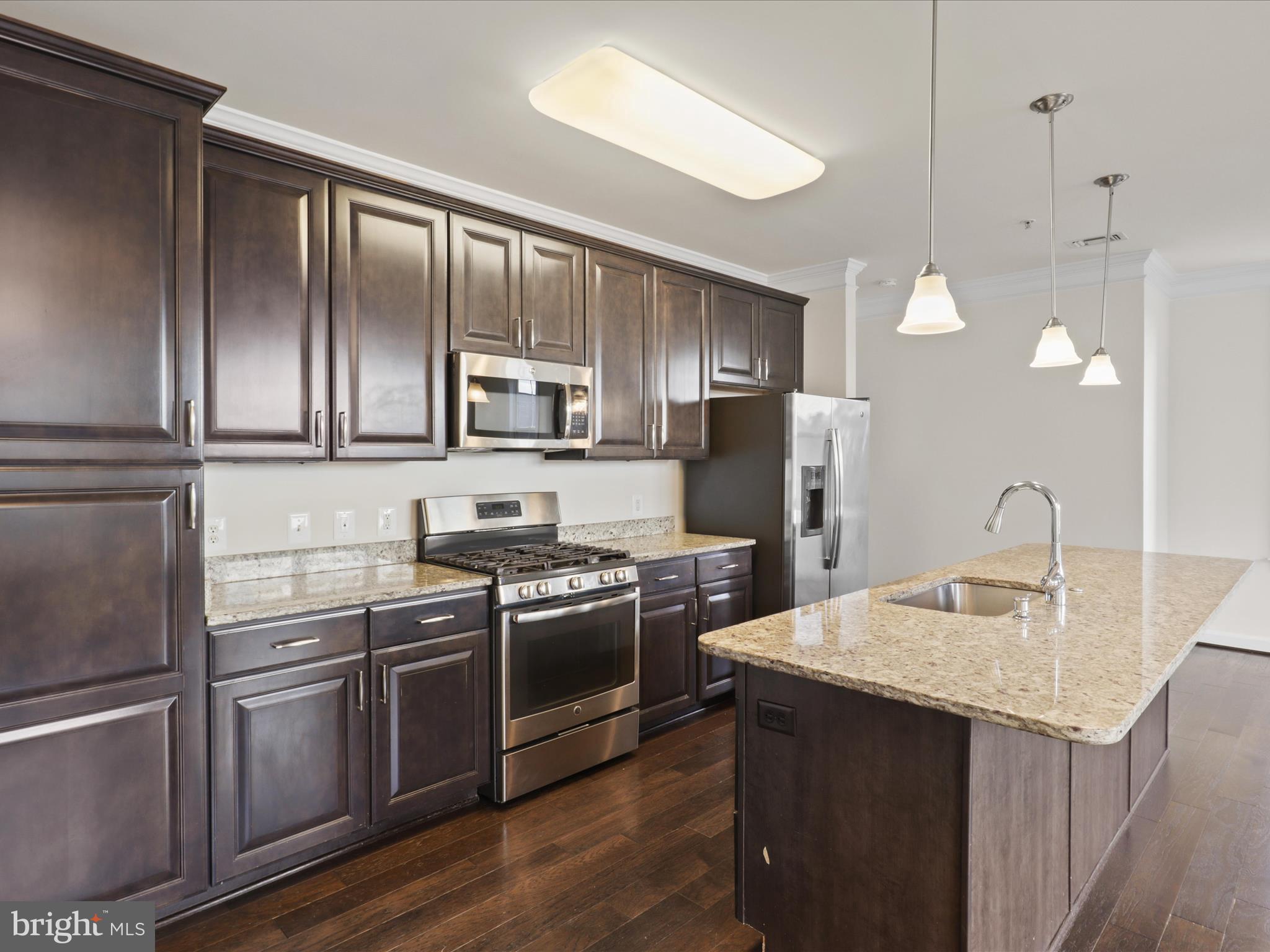 DISCOVERY SQUARE - Residential Lease