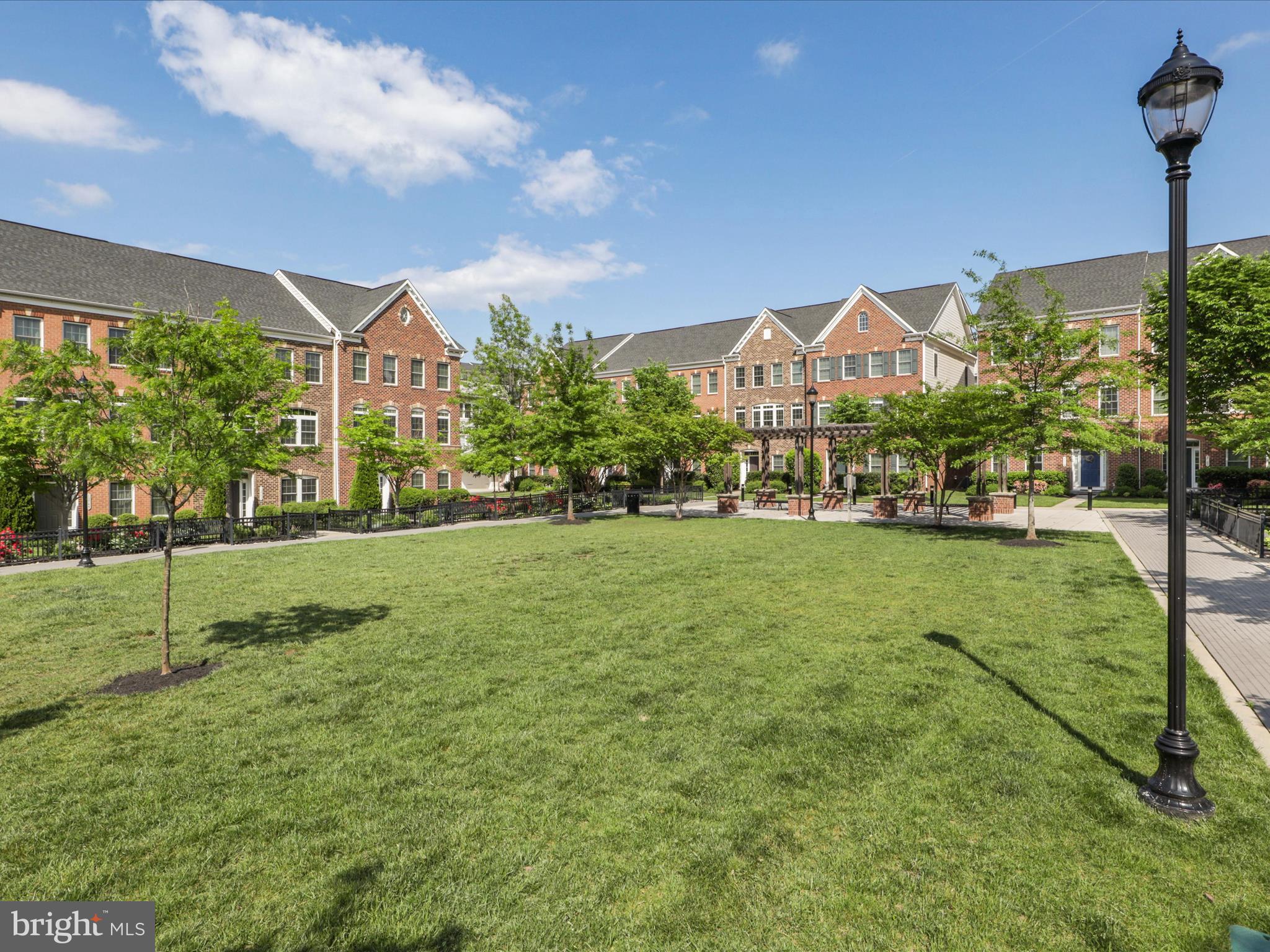 DISCOVERY SQUARE - Residential Lease