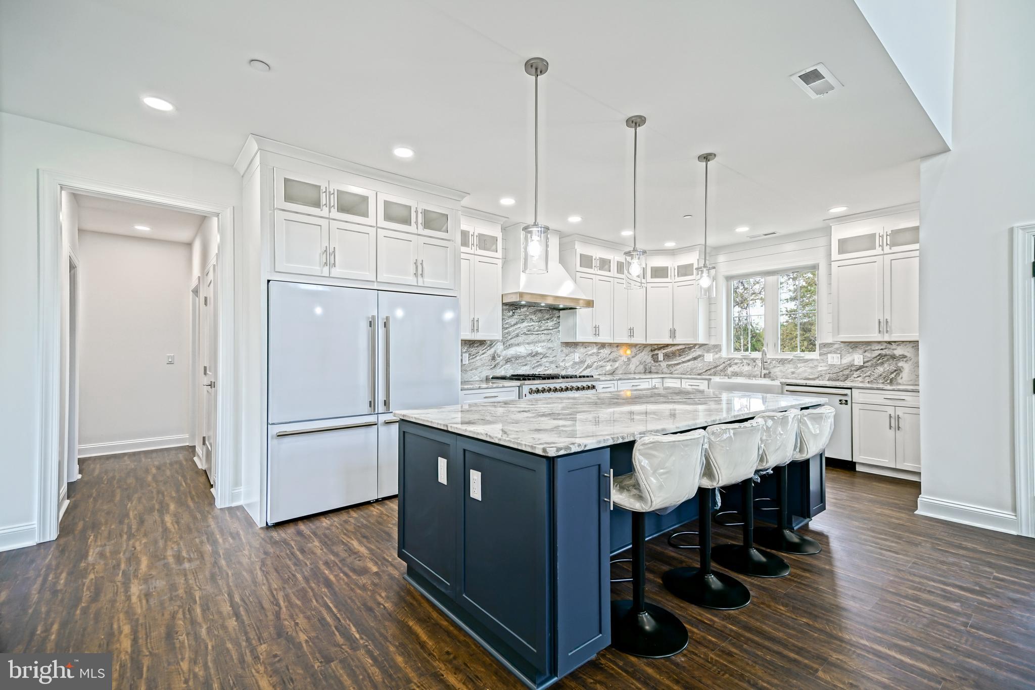 FISHERS COVE - Residential